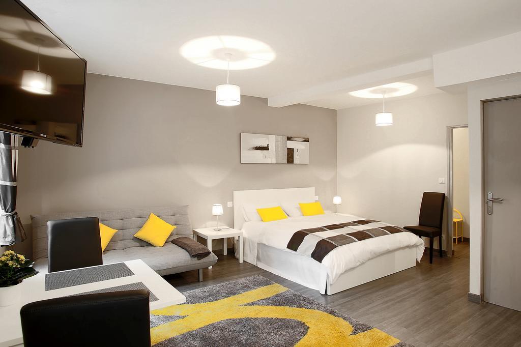 Studios Du Marche Au Bois Périgueux Стая снимка